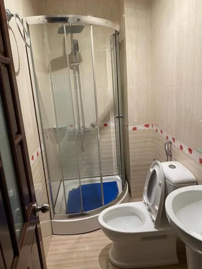 Dreibettzimmer mit Balkon — Ti Ti Room For Rent